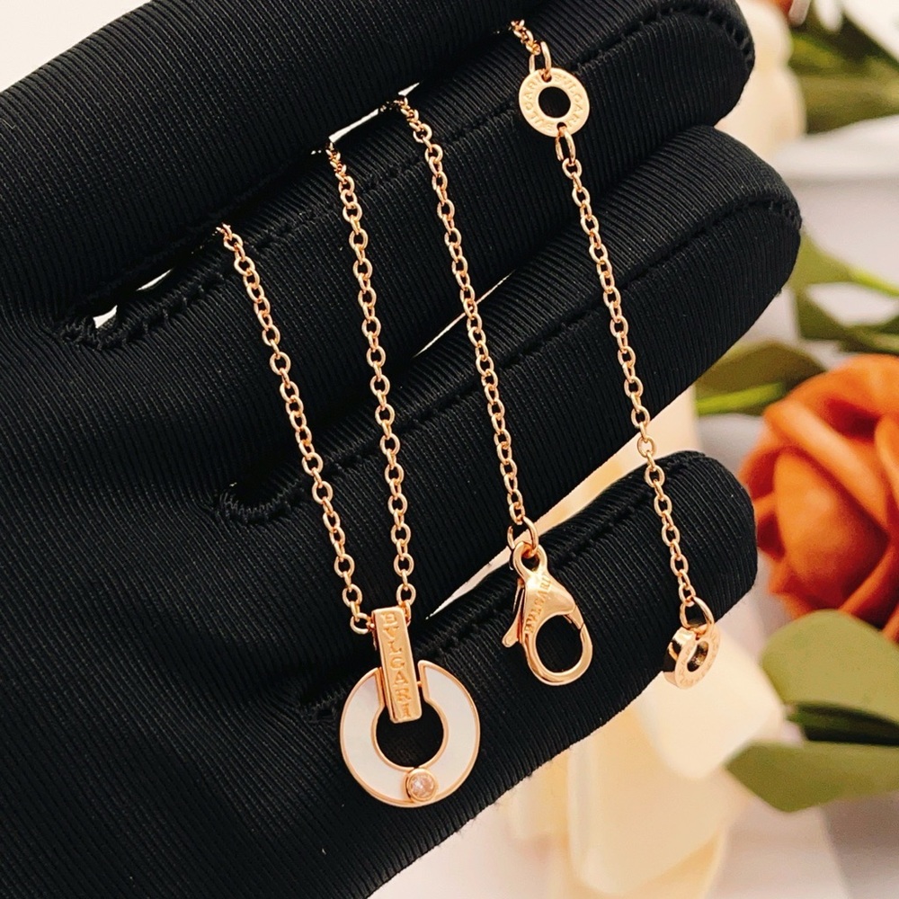 Bulgari Gold Circle Pendant Necklace - Picture 4 of 7